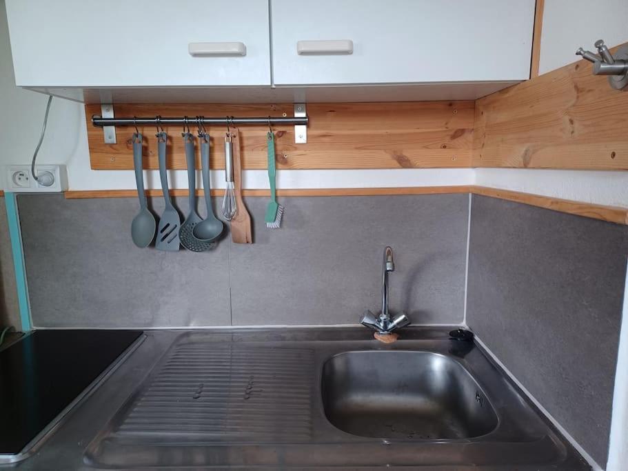 Apartamento Lumineux 1 pièce avec parking fermé et arrêt de tram à 100 m Mulhouse Exterior foto